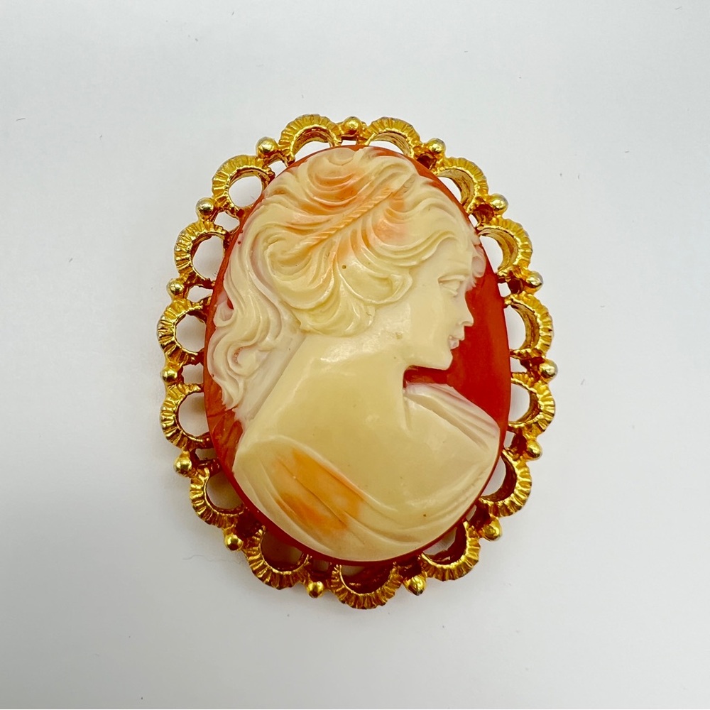 VINTAGE Cameo Brooch • Peach Cream • Gold Tone • Victorian Revival
